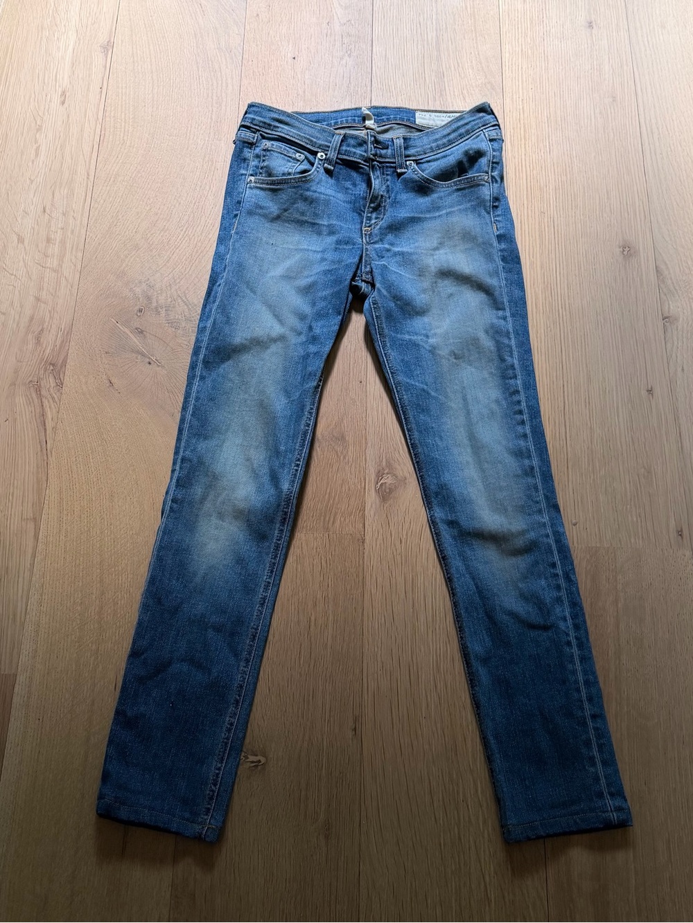 rag & bone/JEAN Skinny Jeans Size 26 Medium Wash Stretch Denim Premium Designer